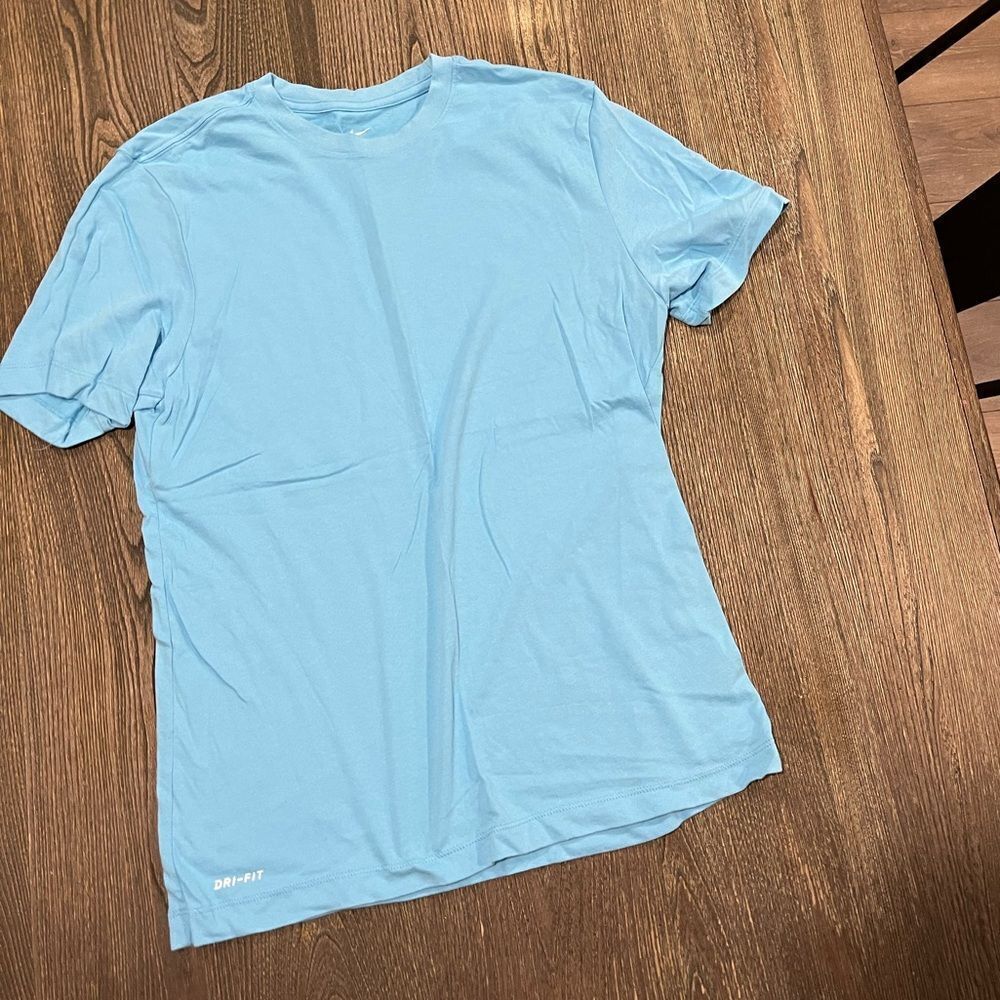 NWOT Nike Dri-Fit T-Shirt ShortβSleeve Relaxed Fit Crew Neck Pullover Blue M